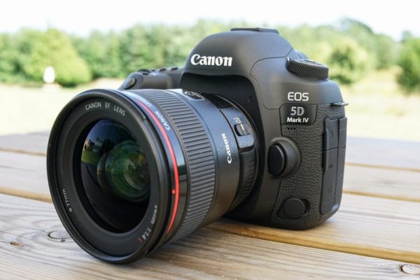 Canon EOS 5D Mark IV DSLR Camera - Image 3