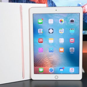 Apple 9.7" iPad Pro 256GB Wi-Fi + Cellular