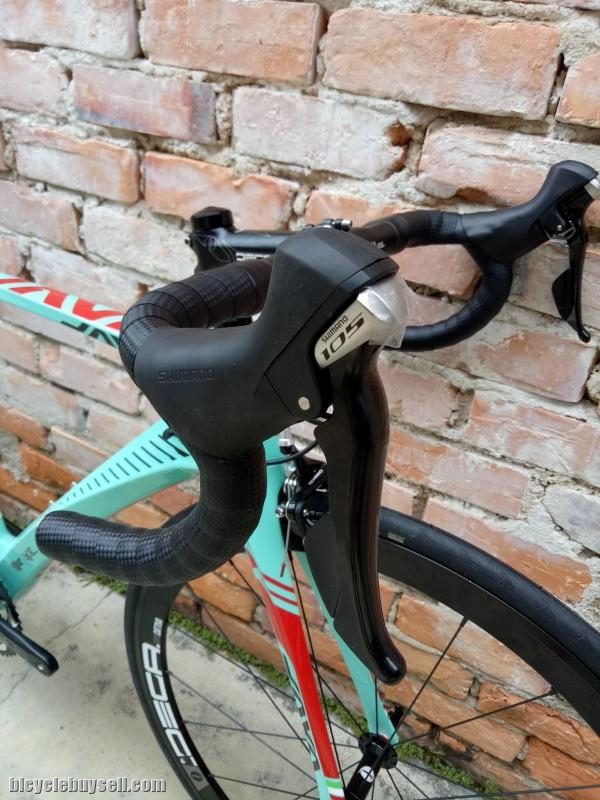 JAVA Feroce Carbon Road Bike 700C | Tech Nuggets