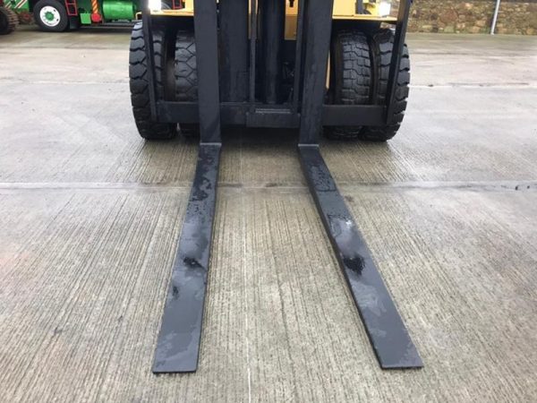 CATERPILLAR V330B (16.5 TON) Diesel Forklift - Image 13