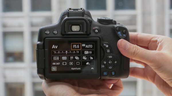 Canon EOS 750D DSLR Camera - Image 4