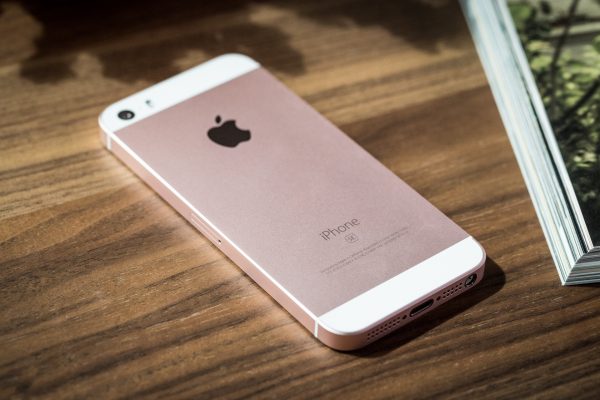 Apple iPhone SE - Image 7
