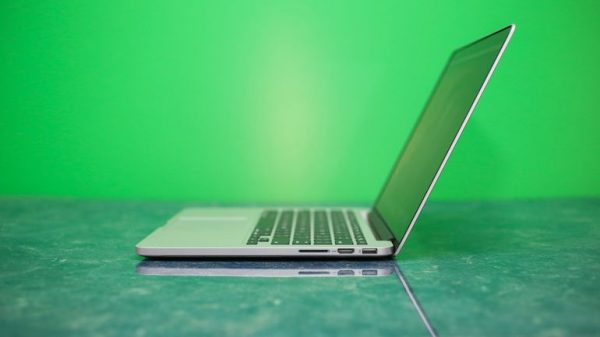 Apple MacBook Pro MLL42LL/A 13.3-inch Laptop (2016) - Image 6