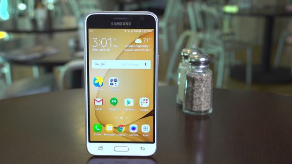 Samsung Galaxy J3 (2016) - Image 3