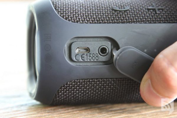 JBL Charge 3 - Image 10