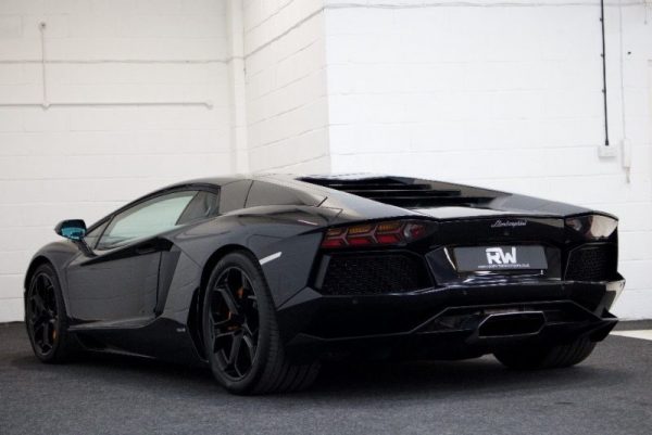 Lamborghini Aventador - Image 2