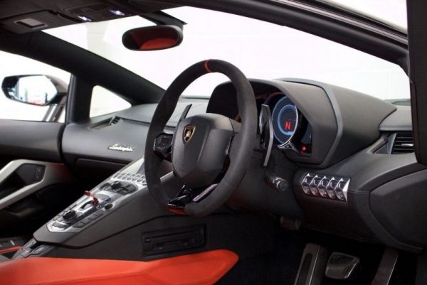 Lamborghini Aventador - Image 10