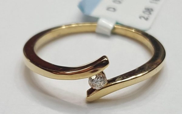 18K Yellow Gold Solitaire Ring