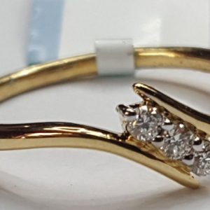 18K Yellow Gold Diamond Ring with Diamond