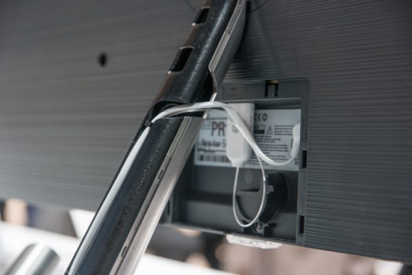 Samsung Q8C QLED Smart Curved TV - Image 10