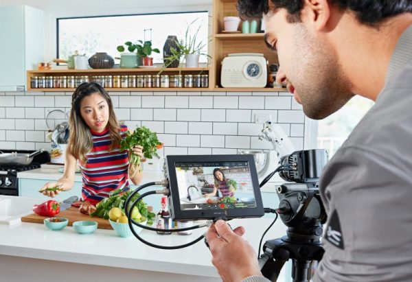 Blackmagic Design Video Assist 4K 7 HDMI6G-SDI Recording Monitor