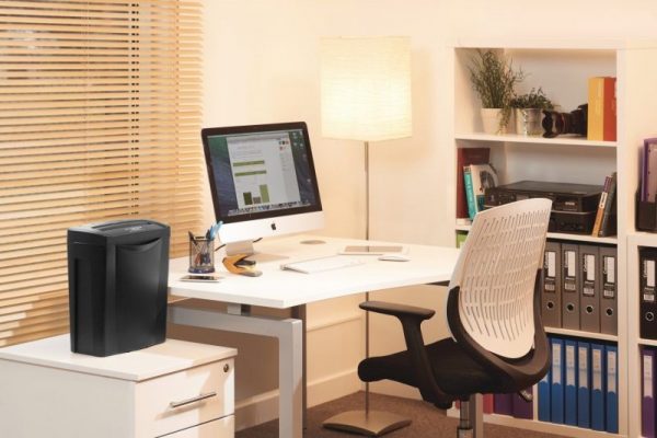 Rexel Alpha Strip Cut Shredder - Image 2