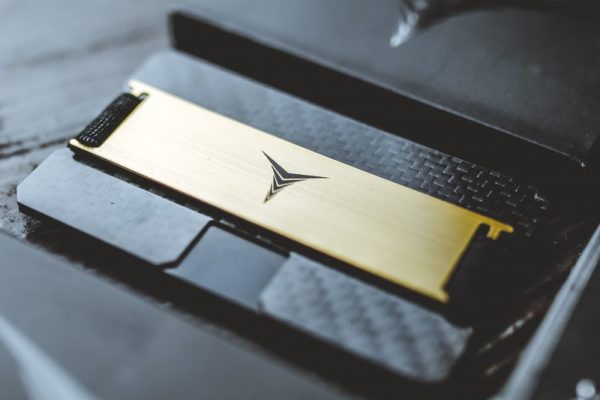 Tech Nuggets - Carbon Fibre Wallet Money Clip And Credit Card Holder - Image 11