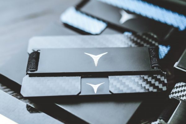 Tech Nuggets - Carbon Fibre Wallet Money Clip And Credit Card Holder - Image 4