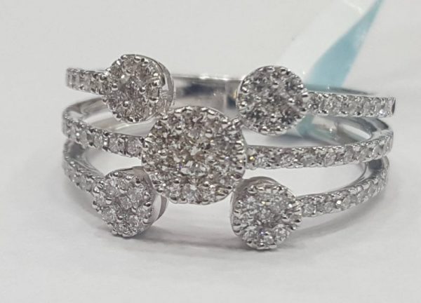 18K White Gold Diamond Ring with Diamond