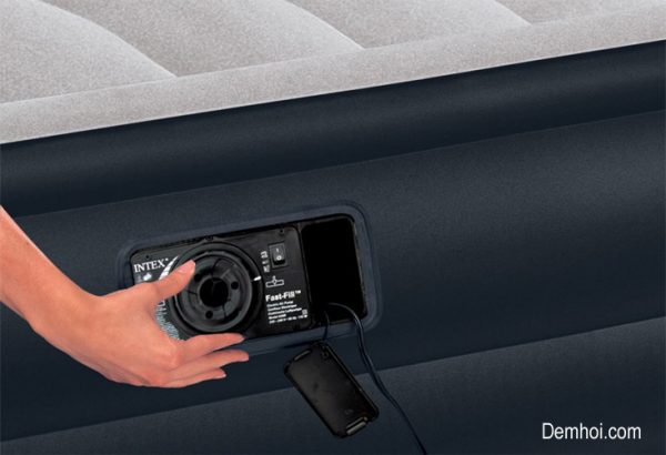 Intex Deluxe Pillow Rest Raised Queen AirBed - 67738 - Image 8