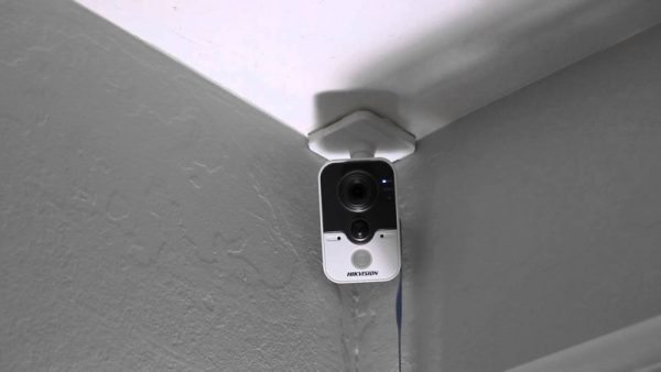 Hikvision DS-2CD2420F-IW 2MP Smart WIFI IR Cube Network Camera - Image 2