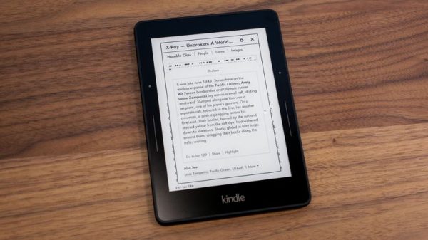 Amazon Kindle Voyage 6" Wi-Fi 4GB E-Reader - Image 7
