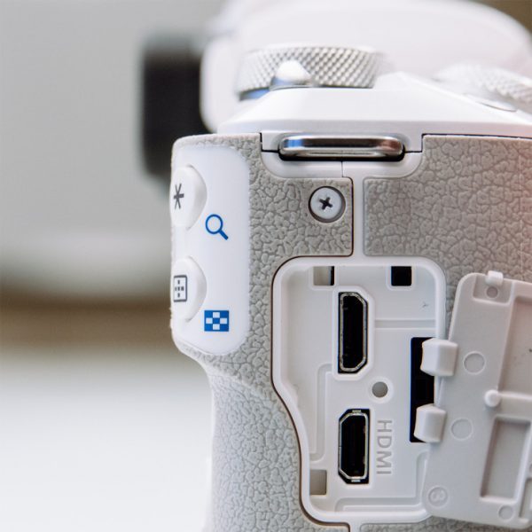 Canon EOS M50 Mirrorless Digital Camera with 15-45mm Lens - Image 9