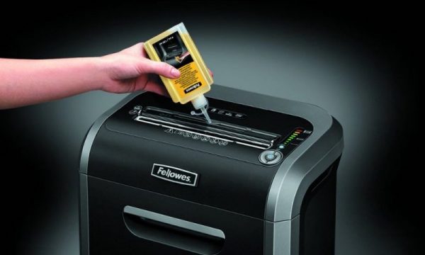 Powershred® Shredder Oil & Lubricant - Fellowes® 355ml - Image 4