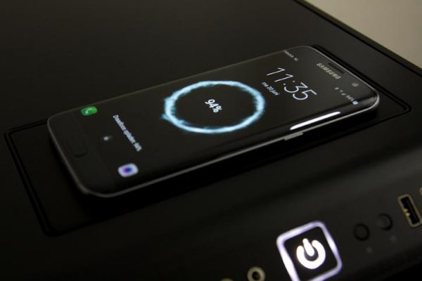 Be quiet DARK BASE PRO 900 ATX Full Tower Computer Case with Wireless Qi Charging - Image 6