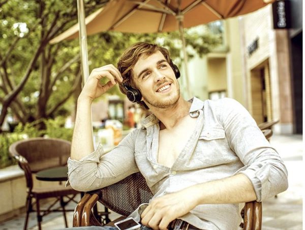 Edifier W670BT Bluetooth wireless On-ear Headphone