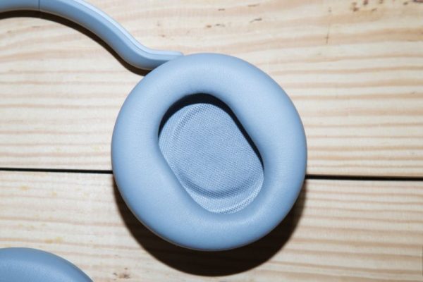 Microsoft Surface Headphones - Wireless Noise Canceling Over-the-Ear with Cortana - Image 8