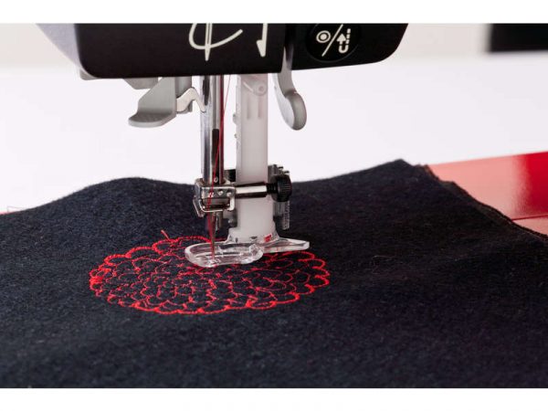 Toyota Oekaki 50 Sewing Machine - Image 3