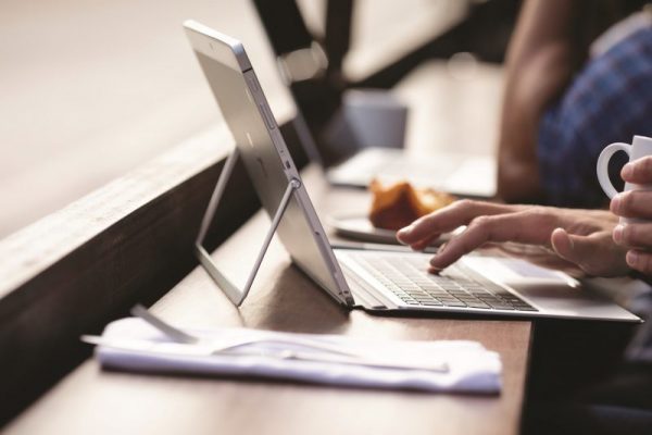 HP 12.3" Elite X2 1012 G2 Multi-Touch 2-in-1 Tablet - Image 6