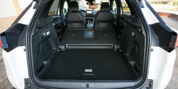 Peugeot 3008 SUV - Image 12