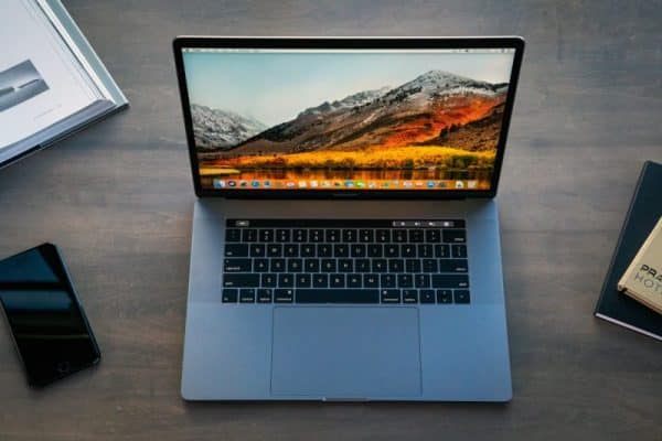 Apple MacBook Pro 15" A1990 MR932LL/A Mid-2018 Retina True Tone Laptop