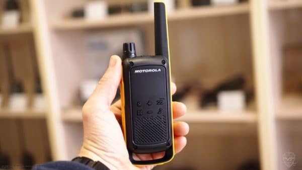 Motorola Talkabout T82 2-Way Walkie Talkie Radio - Image 7
